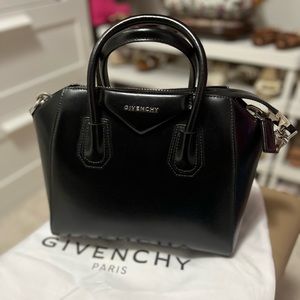 Givenchy Antigona bag/ strap and dustbag included